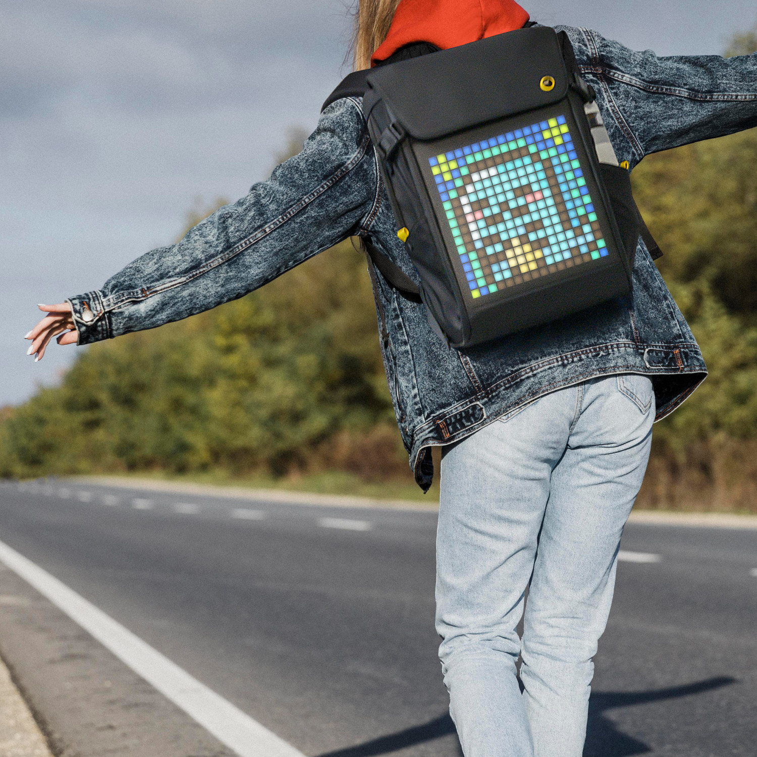 Divoom Backpack-M - Rucksack mit Pixel-Display