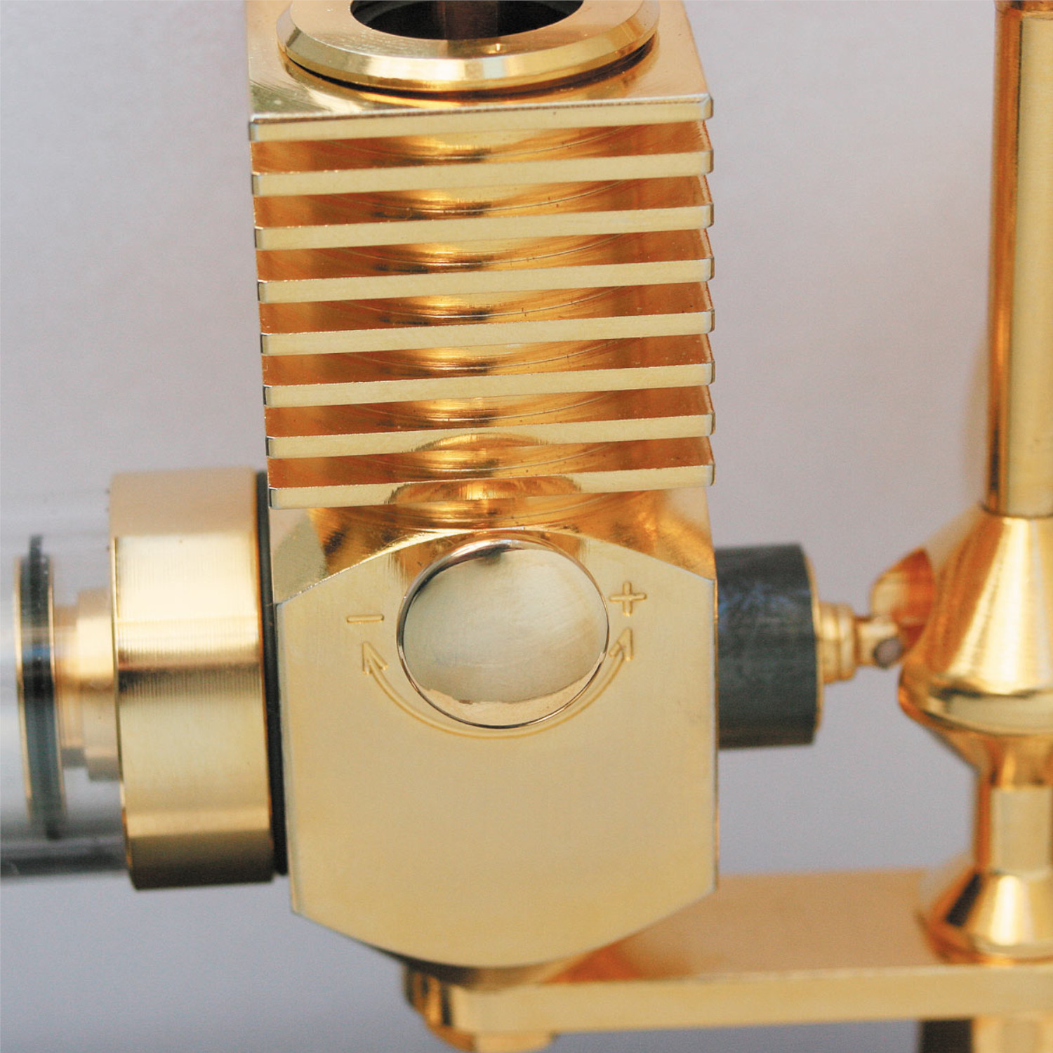 Stirlingmotor 24Karat vergoldet