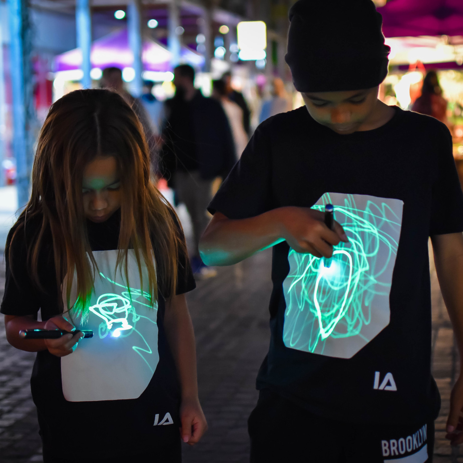 Interactive Glow T-Shirt incl. Keyring Black, M 