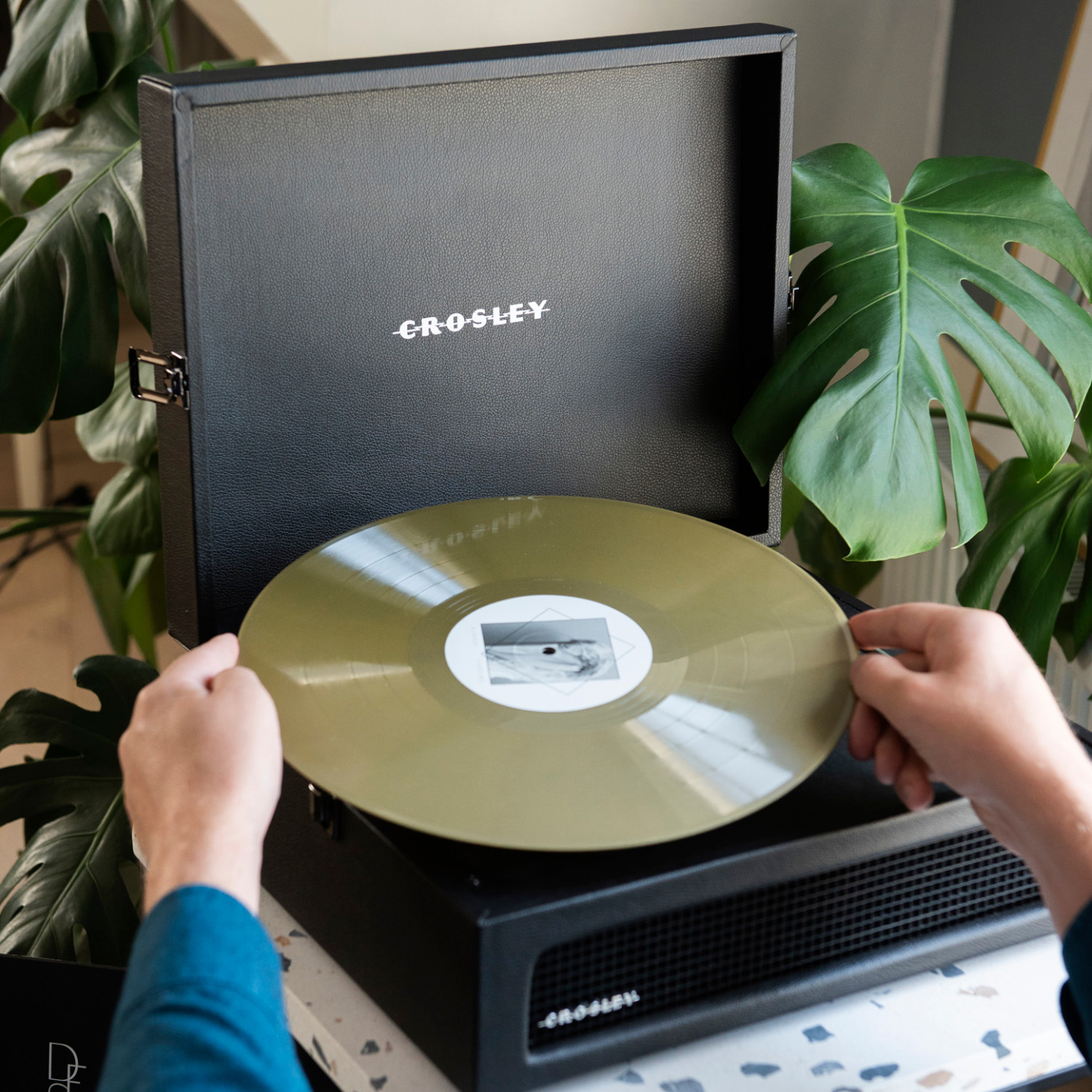 Crosley Voyager - Black