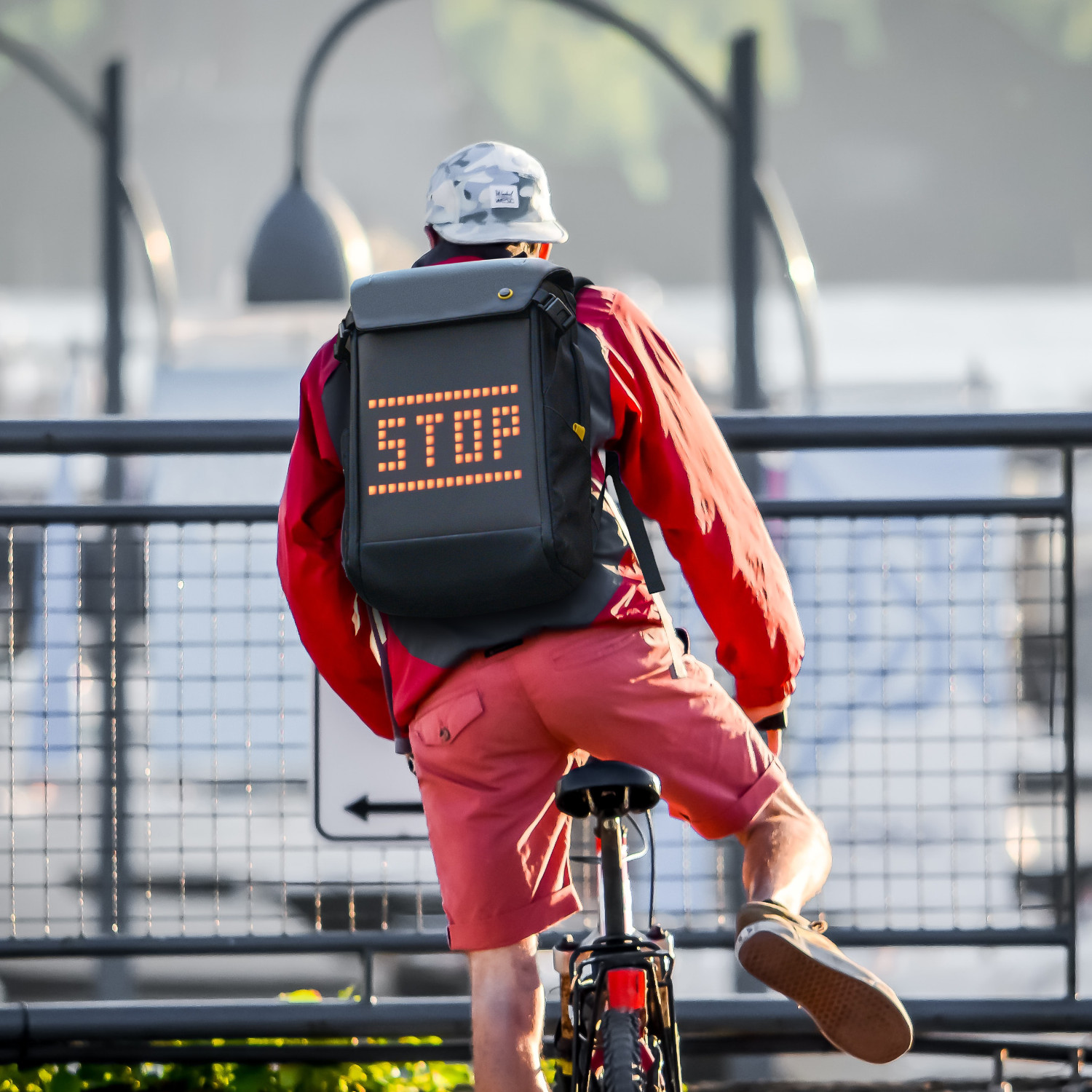 Divoom Backpack-M - Rucksack mit Pixel-Display